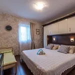 Family-friendly With Swimming Pool Sutomiscica, Ugljan - 13872 *