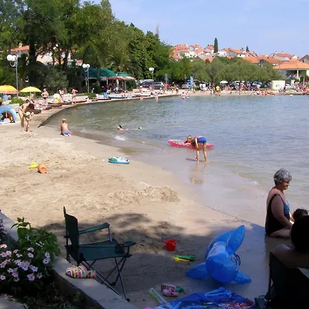 Family Friendly With A Swimming Pool Sutomiscica, Ugljan - 13872 Apartment *