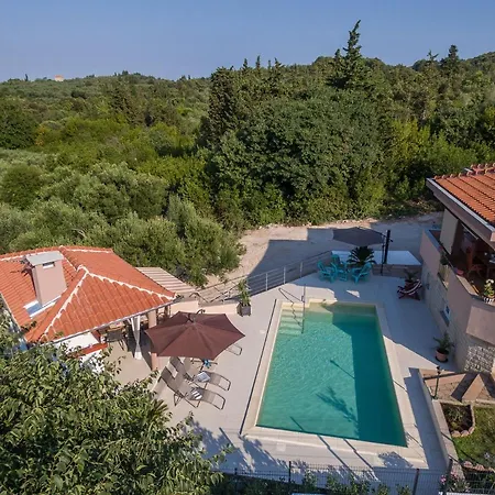 Family Friendly With A Swimming Pool Sutomiscica, Ugljan - 13872 *