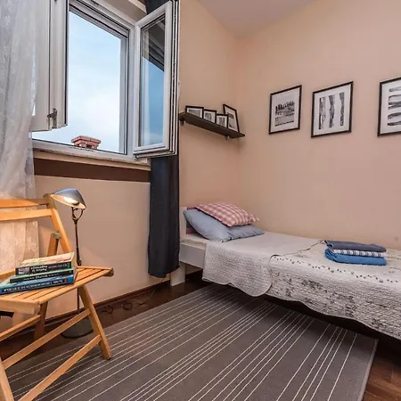 Family Friendly With A Swimming Pool Sutomiscica, Ugljan - 13872 Apartment