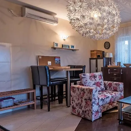Family Friendly With A Swimming Pool Sutomiscica, Ugljan - 13872 Preko