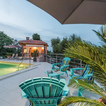 דירה Family-friendly With Swimming Pool Sutomiscica, Ugljan - 13872 *