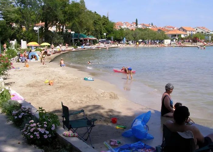 Family-friendly With Swimming Pool Sutomiscica, Ugljan - 13872 דירה *