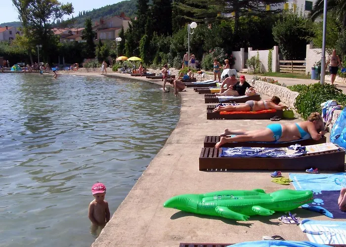 Family-friendly With Swimming Pool Sutomiscica, Ugljan - 13872 *