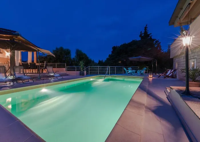 Family-friendly With Swimming Pool Sutomiscica, Ugljan - 13872 פרקו