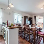 דירה Family-friendly With Swimming Pool Sutomiscica, Ugljan - 13872