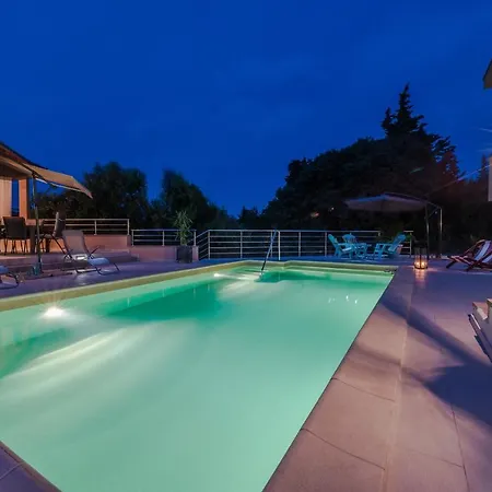 Family-friendly With Swimming Pool Sutomiscica, Ugljan - 13872 Preko