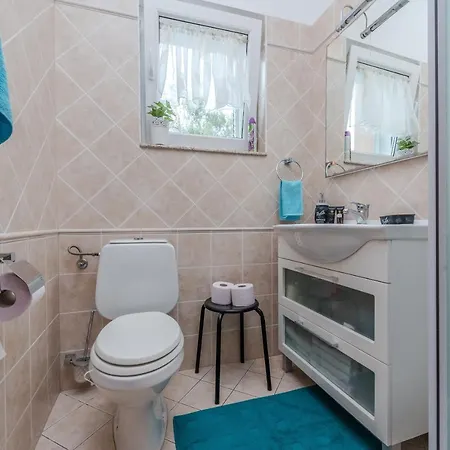 Family-friendly With Swimming Pool Sutomiscica, Ugljan - 13872 *