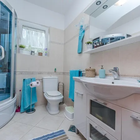 شقة Family-friendly With Swimming Pool Sutomiscica, Ugljan - 13872