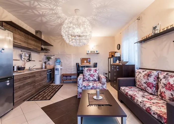 Family-friendly With Swimming Pool Sutomiscica, Ugljan - 13872 Preko