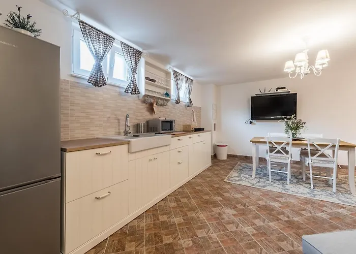 Family-friendly With Swimming Pool Sutomiscica, Ugljan - 13872 *